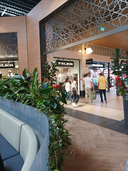 Sevilla Fashion Outlet – Valecuatro
