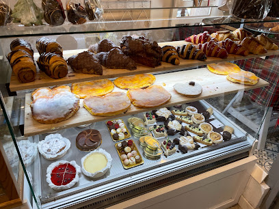 Tragus Bakery